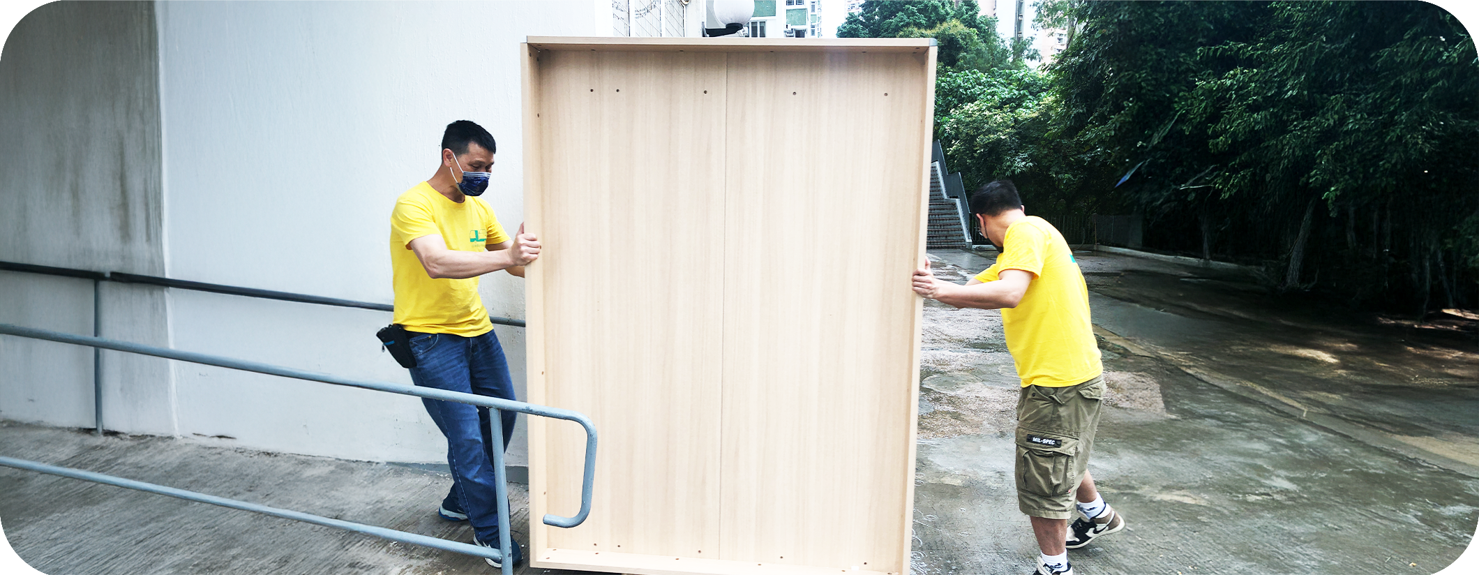 實惠搬屋公司提供舊傢俬合法棄置與清場服務，客戶只需拍照即可獲取即時搬屋報價，確保所有廢棄物運往政府指定堆填區。