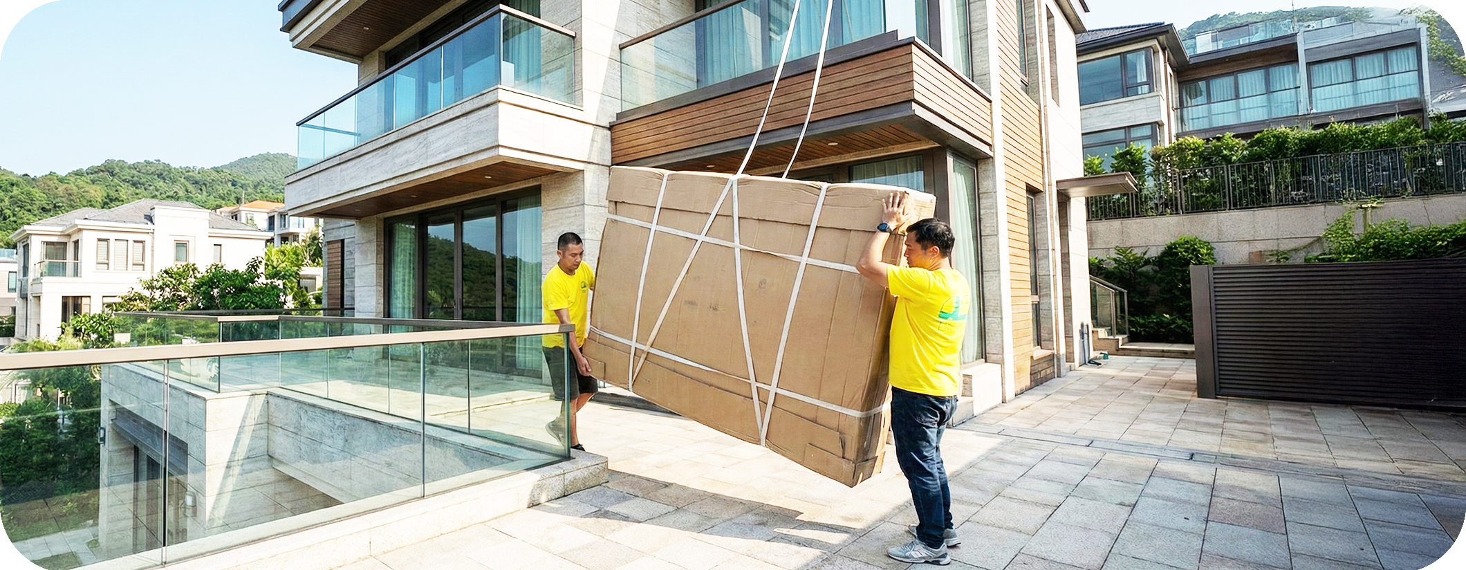 實惠團隊額外增值服務：專業吊運服務 - 專人為村屋及獨立屋吊運大型傢俬及鋼琴上樓，解決樓梯狹窄問題 (Professional Furniture Hoisting Service)