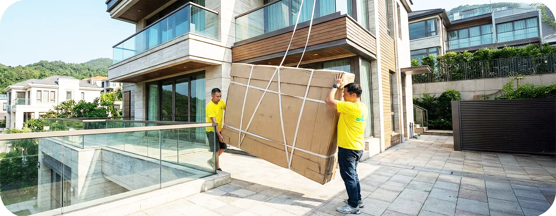 實惠團隊額外增值服務：專業吊運服務 - 專人為村屋及獨立屋吊運大型傢俬及鋼琴上樓，解決樓梯狹窄問題 (Professional Furniture Hoisting Service)